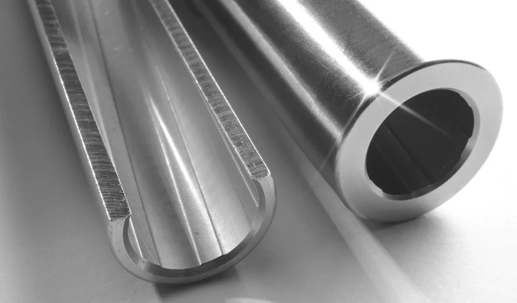 Cutaway of a rifled barrel showing the grooves