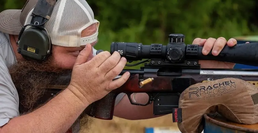 Josh Speer behind his 6 Dasher with a Rachel Precision bag at a match